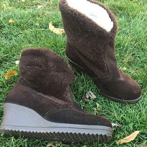 Vintage Northlanders Suede Booties Size 8